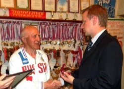 В Морозовске живет один из старейших марафонцев в мире