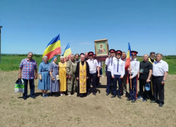 Православные, любо: состоялся крестный ход к бывшему Бекреневскому монастырю