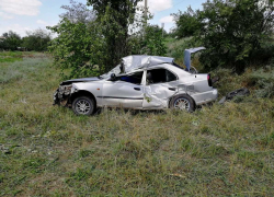 Один погиб и четверо пострадали в аварии в Зимовниковском районе 