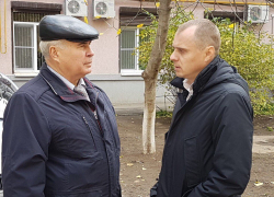 После прочтения статьи в «Блокноте» министр ЖКХ области Андрей Майер посетил затопленную квартиру в Волгодонске 