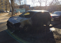 «Ниссан Кашкай» сгорел на Ленина в Волгодонске