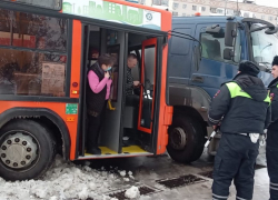 Экстренное торможение не помогло: подробности ДТП на Курчатова