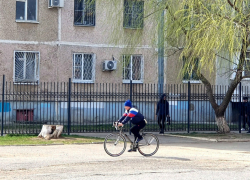 Велосипедистам и мотоциклистам Волгодонска рекомендуют внимательнее изучить ПДД