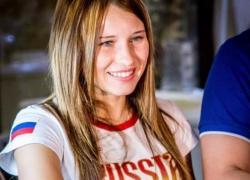 Волгодончанка Екатерина Пинигина обеспечила себе «бронзу» ЧЕ по боксу, одержав победу над англичанкой