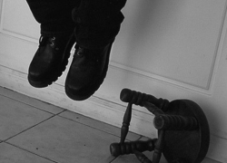 Следователь повесился из-за неразделенной любви к волгодончанке