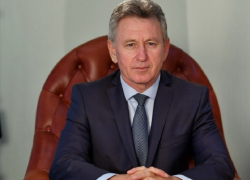 «Выражаю искреннюю благодарность»: Виктор Мельников поздравил депутатов с юбилеем Думы 