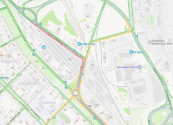 Проблемный светофор вызвал огромную пробку на Морской и 2-й Бетонной