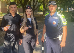 Сотрудники ГАИ напомнили студентам в Волгодонске о рисках гонок на электросамокатах 