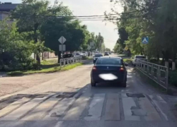 10-летнего ребенка сбил автомобиль на пешеходном переходе в Цимлянске