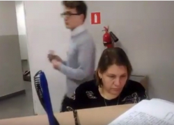 Волгодончанка возмущена хамским поведением работников почты России, которые отдали ее посылку другому человеку