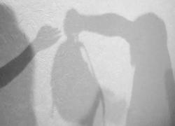 В Волгодонске парень ограбил женщину на АЗС