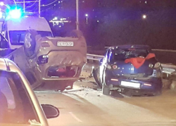 24-летняя водитель «Рено» находится в реанимации после ДТП на мосту в Волгодонске 