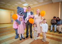 В Волгодонске начали выдавать электронные сертификаты на новорожденных