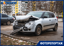 Разбитые машины и сплошной каток: ледяной коркой покрылся Волгодонск