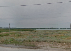 В Волгодонске на набережной мужчина удовлетворяет себя на глазах у молодых девушек