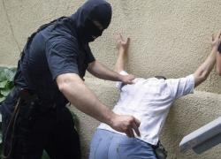 Юный «закладчик» с несовершеннолетним напарником попался волгодонским полицейским