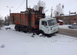 Еще один мусоровоз провалился под землю в Волгодонске