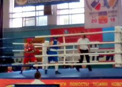 Волгодонская боксерша довела сопернинцу из Москвы до слез