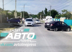 Сдавая назад на перекрестке 61-летний волгодонец спровоцировал тройное ДТП