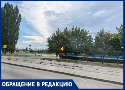  «Огромные глыбы грязи засорили проезжую часть улицы»: строители ЖК «Молодежный» превращают улицы Волгодонска в грязевой свинарник 