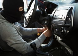 Пьяный волгодонец на угнанной машине попал в ДТП в Ростове