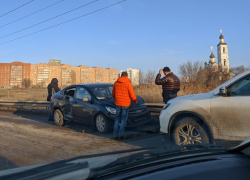 Яркое солнце стало причиной субботней аварии на путепроводе