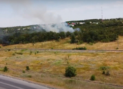 Лесной  пожар бушует на окраине Цимлянска 
