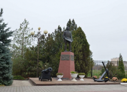 Как новый: в Волгодонске восстановлен памятник адмиралу Федору Ушакову