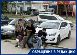 Задирали платья на манекенах и матерились: волгодончанка сняла на фото хулиганов на улице 30 лет Победы