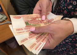 «Электрик Николай» лишил волгодончанку более полумиллиона рублей