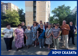 Дворовый тупик: дорожные знаки на Весенней отрезали от мира сотни семей