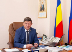 «Каждый день вы совершаете маленькие и большие подвиги»: Сергей Ладанов поздравил медиков Волгодонска
