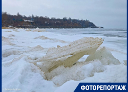 Зимняя сказка: лед, ракушки и окаменелости на берегах Цимлянского водохранилища