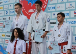 Всероссийские медали привезли юные волгодонцы с юношеских игр боевых искусств