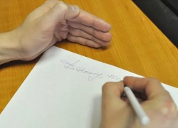 Волгодонец заявил в полицию о краже телефона, который он недавно украл у посетителя кафе