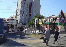 «Еще и возмущаются!»: конфликт на пешеходном переходе едва не перерос в драку