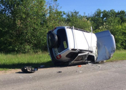 «Нива Шевроле» улетела в кювет и перевернулась после ДТП недалеко от РоАЭС