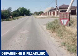 «Пролетают, не притормаживая»: жители Красного Яра пытаются спастись от лихачей на опасном перекрестке
