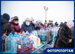 Несмотря на трескучий мороз и пандемию волгодонцы отправились в храмы за святой водой 