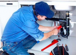 Начальник аварийной службы ЖЭКа не смог починить полотенцесушитель, - житель Волгодонска