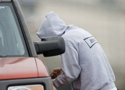 Полицейские вычислили молодого угонщика-рецидивиста