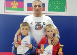Юные волгодонцы успешно выступили на учебно-тренировочных поединках в Адыгее 