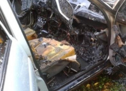 В микрорайоне В-25 Волгодонска сгорела отечественная легковушка