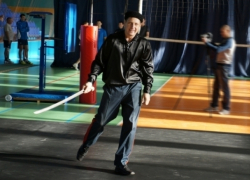 Сотрудники МЧС на спартакиаде трудящихся в Волгодонске показали как надо фланкировать казачьей шашкой и играть в волейбол