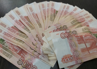 Около 2 миллионов рублей перевела мошенникам жительница поселка Орловский