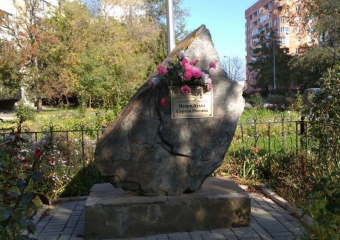16 лет назад в Волгодонске открыли памятный знак героям Чеченской войны