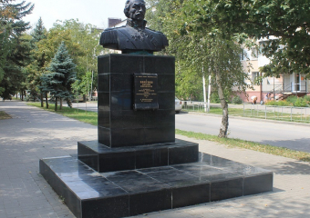 Календарь Волгодонска: памятнику Платову исполнилось 13 лет