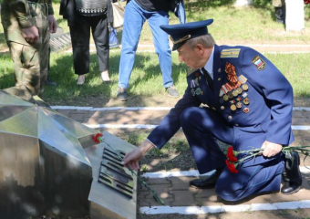 «Помним цену победы и чтим память погибших»: митинги памяти и возложения цветов ко Дню Победы прошли в Волгодонске 