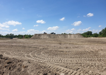 В Волгодонске строители моста вырыли огромный карьер по добыче песка рядом с базами отдыха 