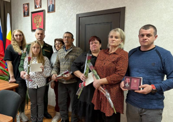 Семьям погибших участников СВО в Волгодонском районе переданы государственные награды